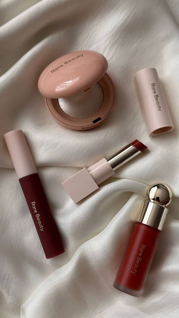 Why Minimal Makeup Isn’t Lazy — It’s Luxury
